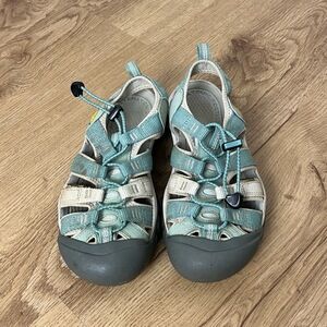 Keen Newport H2‎ Waterproof Turquoise Beige Closedtoe Securefit Sandals Kids 7